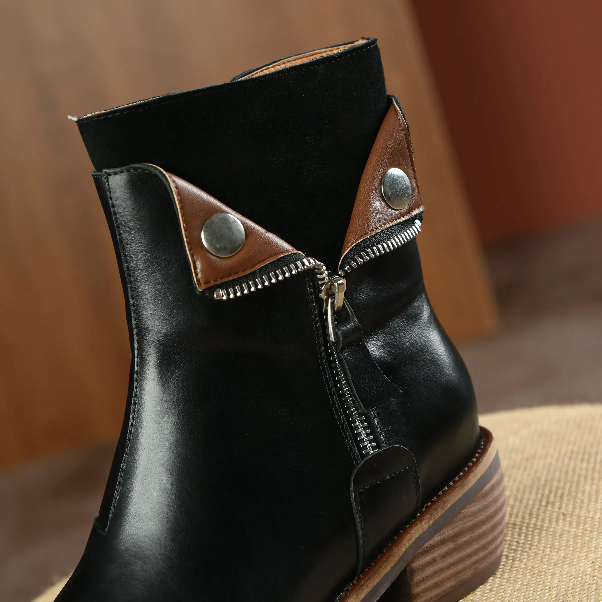 Bigsizeheels Polished round toe retro short boots - Black