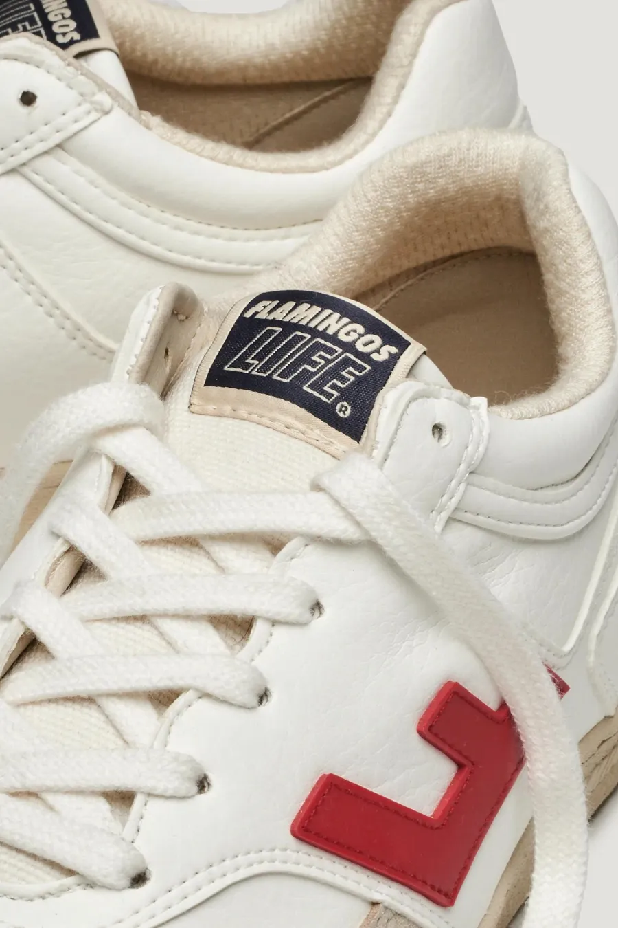 Retro 90s White Rouge Monocolour